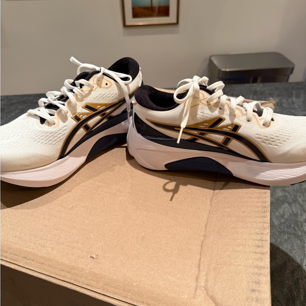 ASICS Gel Nimbus 30 White and Blue Running Shoes